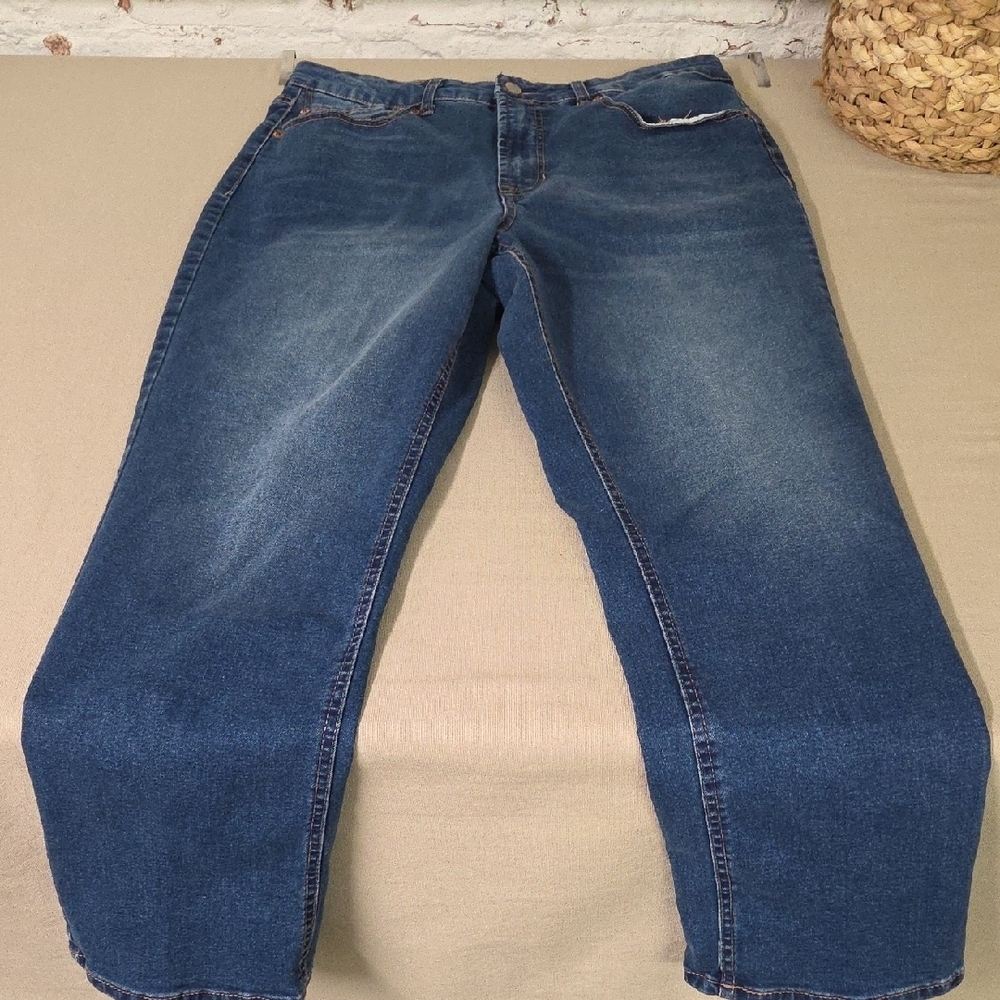 Frye Relaxed Fit Blue Jeans Size 10